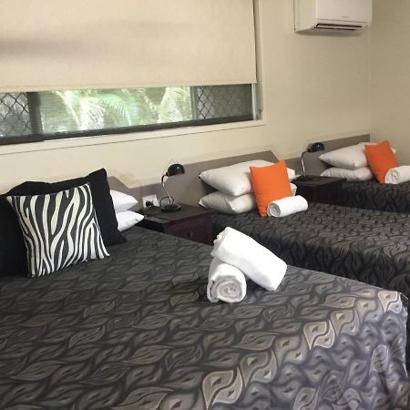 Golden Palms Motor Inn Bundaberg Exterior foto