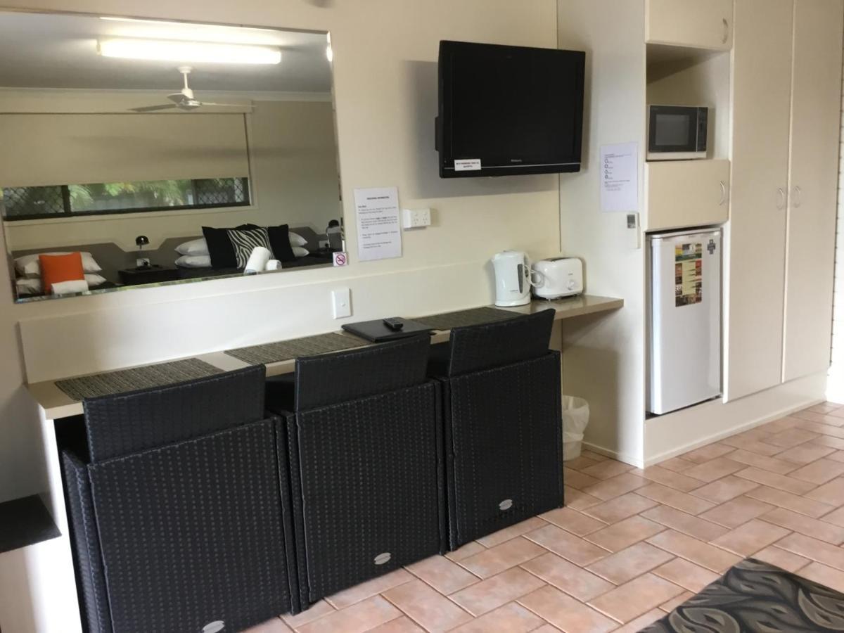 Golden Palms Motor Inn Bundaberg Exterior foto