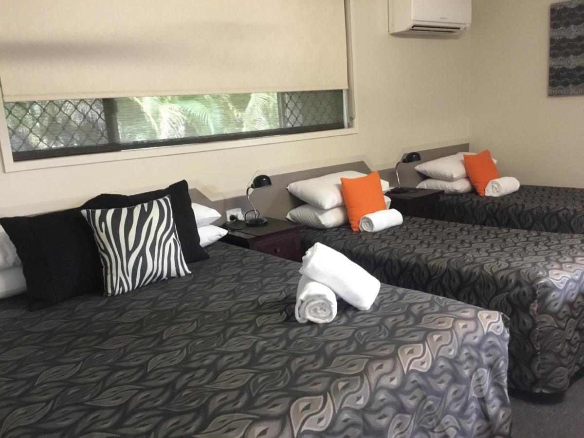 Golden Palms Motor Inn Bundaberg Exterior foto
