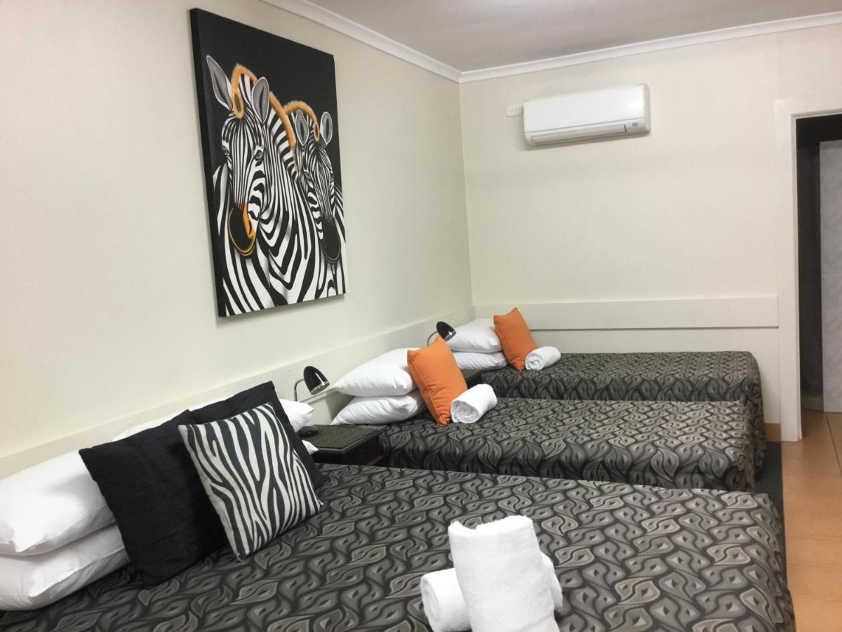 Golden Palms Motor Inn Bundaberg Exterior foto