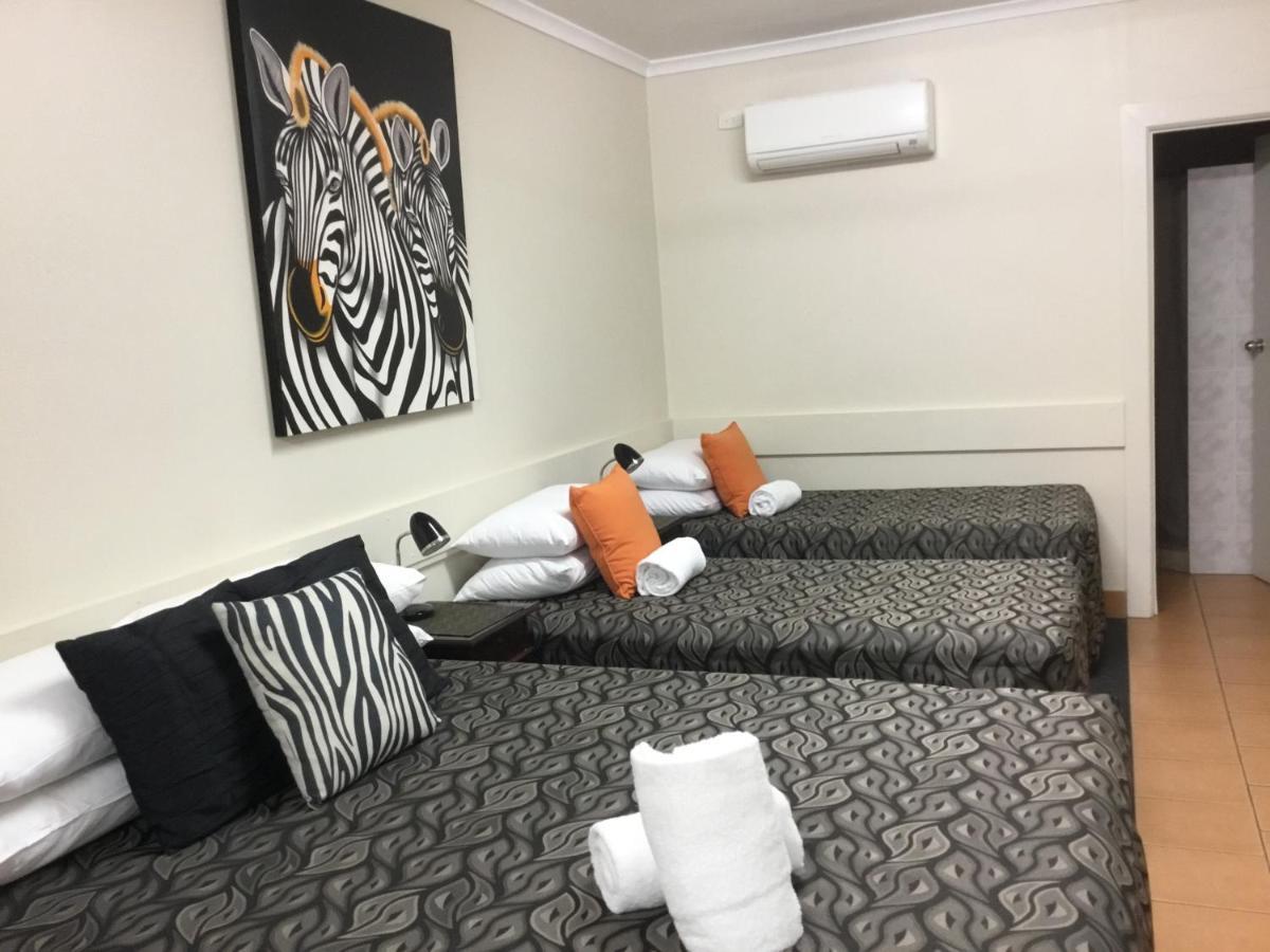 Golden Palms Motor Inn Bundaberg Exterior foto