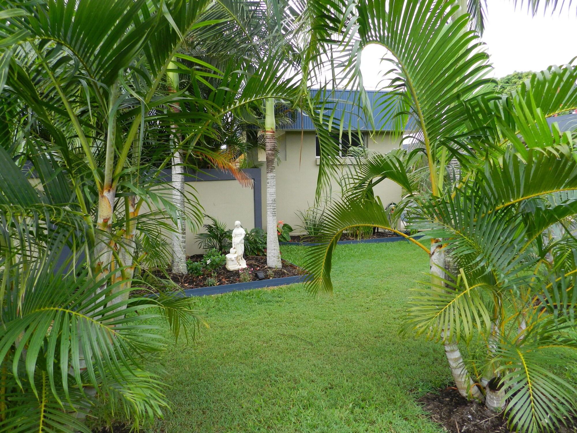 Golden Palms Motor Inn Bundaberg Exterior foto