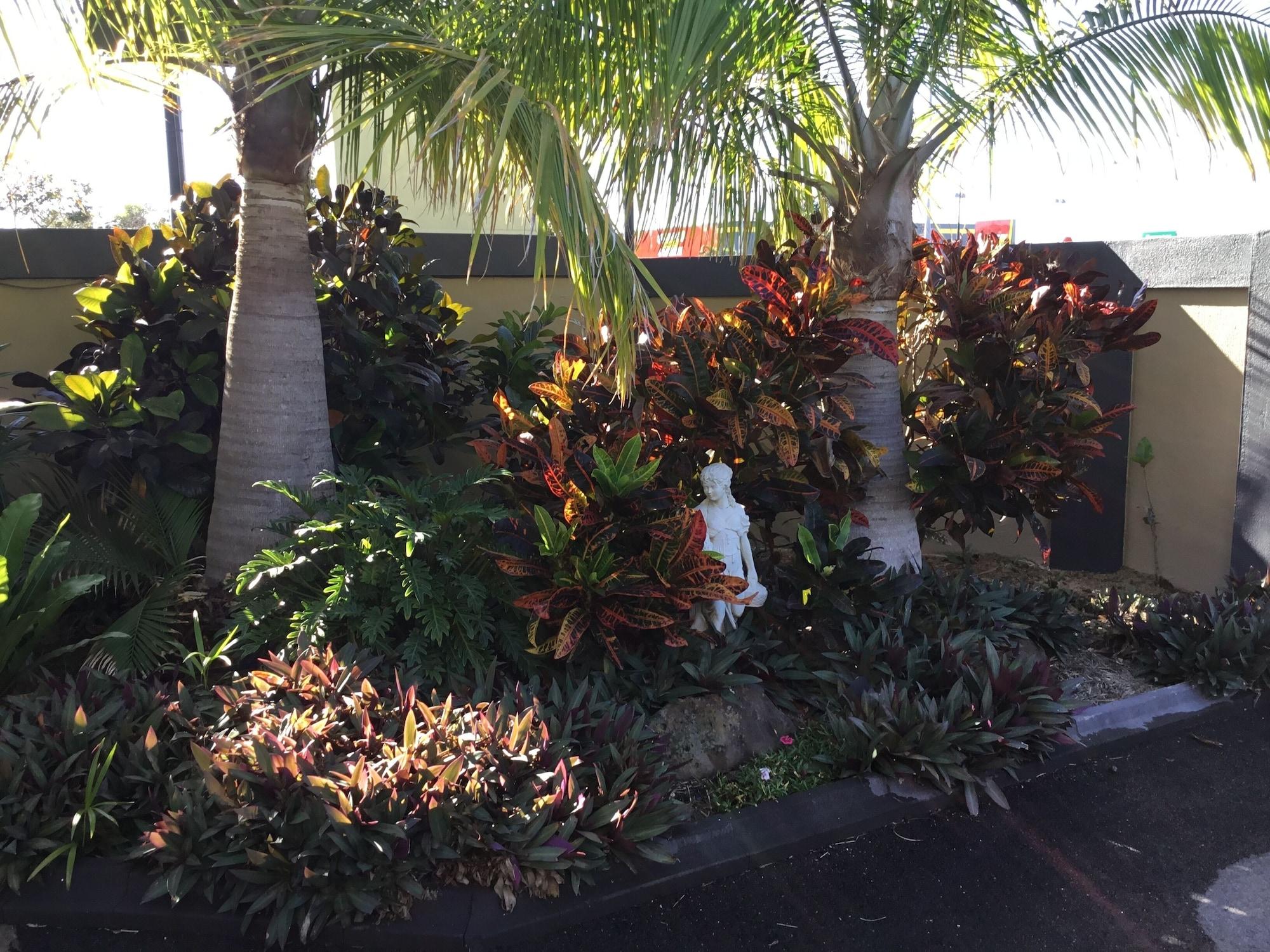 Golden Palms Motor Inn Bundaberg Exterior foto